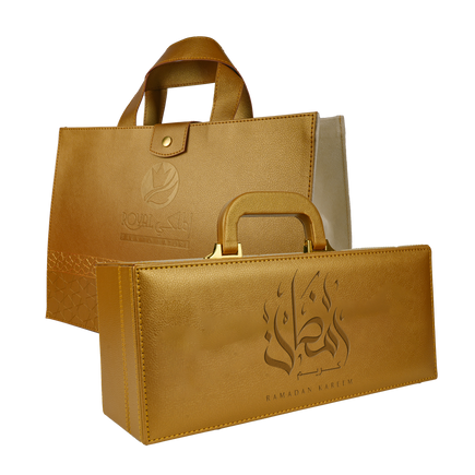 عسل سدر إماراتي مع علبة جلدية بمقبض وحقيبة جلدية – 550 جرام – هدية فاخرة لشهر رمضان